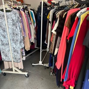 Mystery Items!20 item CLOTHING BUNDLE!! Sizes XXS to XL !!